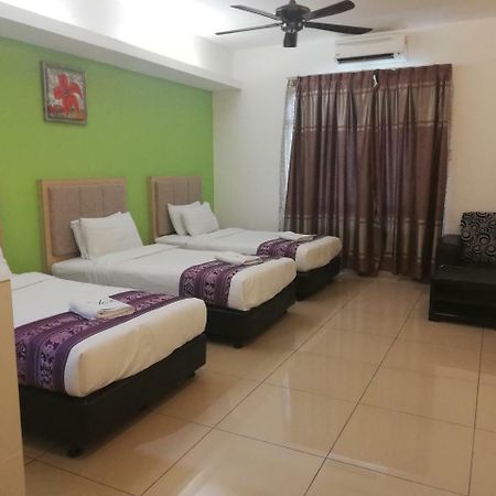 De Viana Hotel & Apartments Кота Бару Екстериор снимка