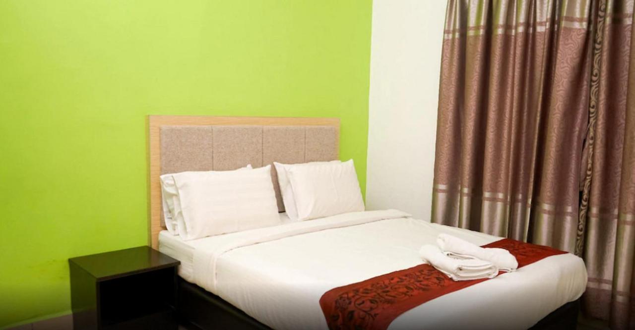 De Viana Hotel & Apartments Кота Бару Екстериор снимка