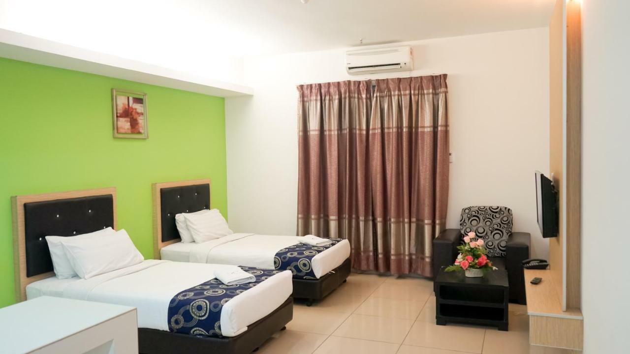 De Viana Hotel & Apartments Кота Бару Екстериор снимка