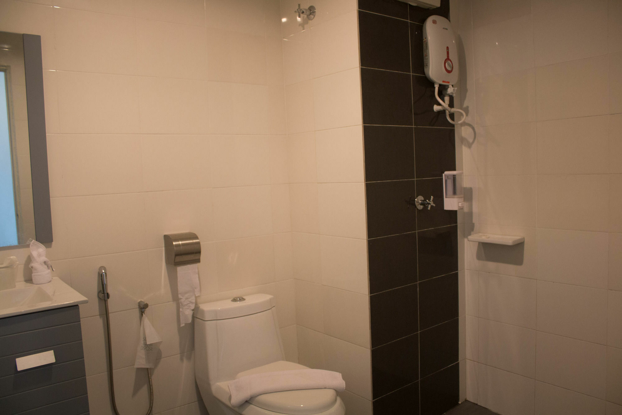 De Viana Hotel & Apartments Кота Бару Екстериор снимка