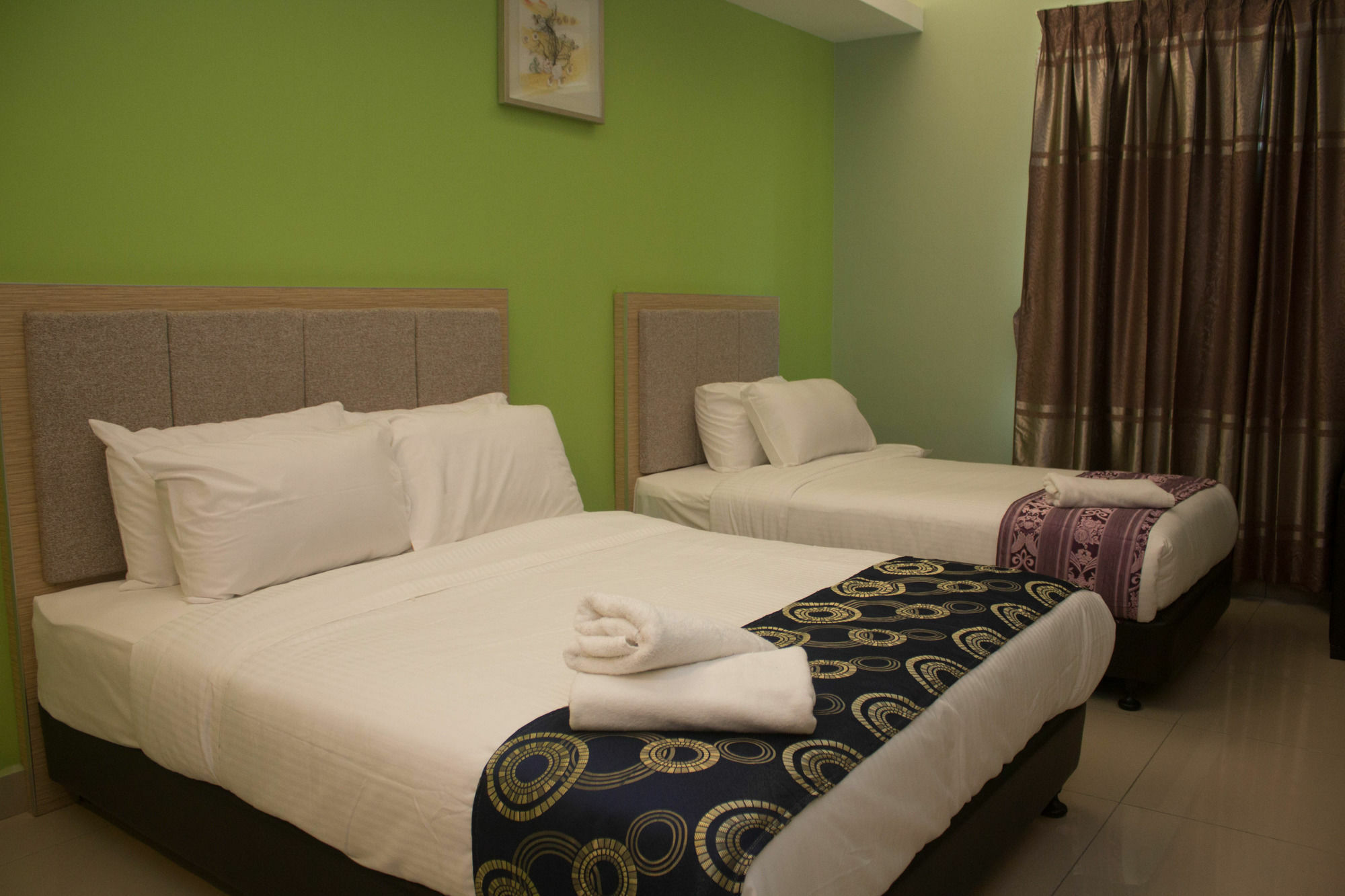 De Viana Hotel & Apartments Кота Бару Екстериор снимка