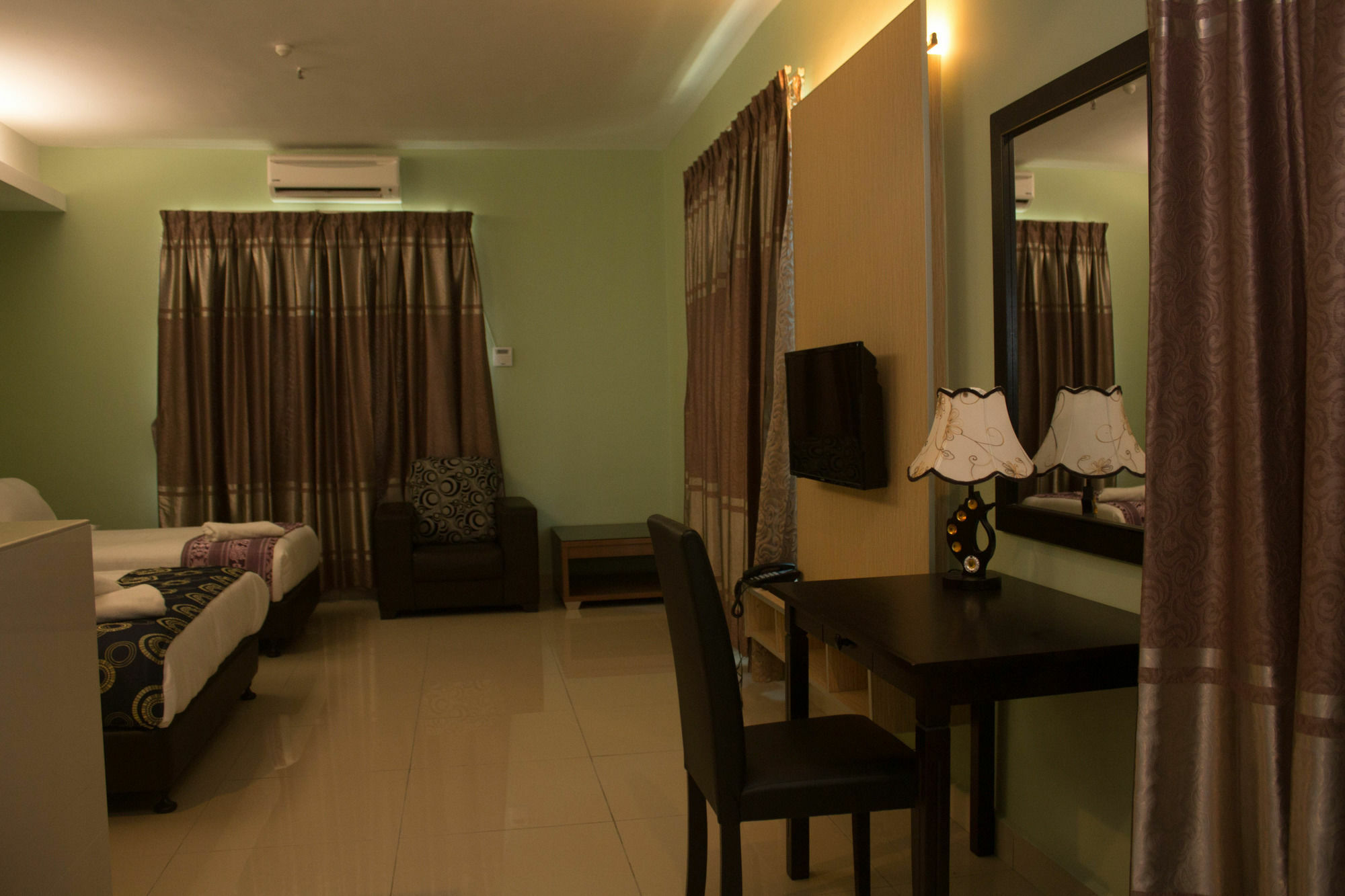 De Viana Hotel & Apartments Кота Бару Екстериор снимка