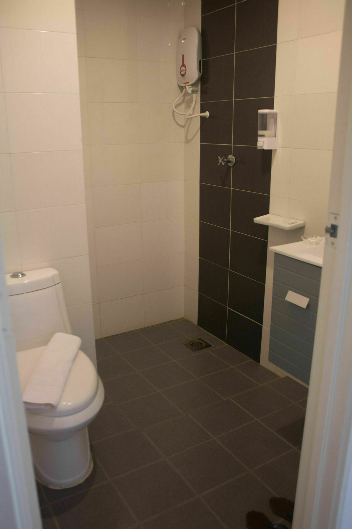 De Viana Hotel & Apartments Кота Бару Екстериор снимка