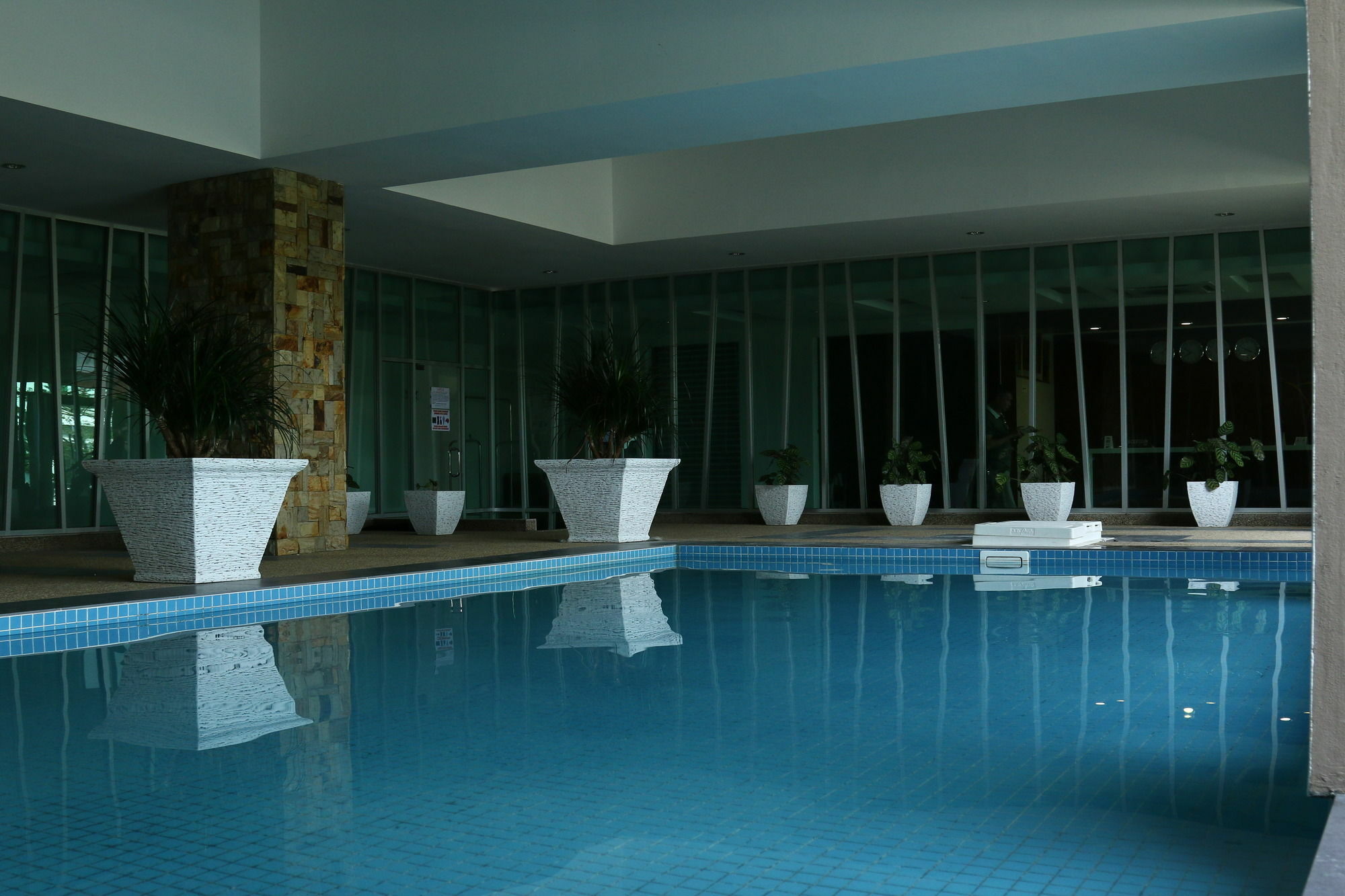 De Viana Hotel & Apartments Кота Бару Екстериор снимка